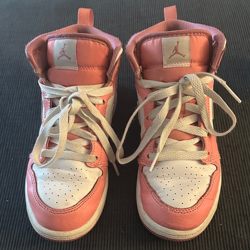 Jordan 1 Mid Kids Sneakers in Pink and White